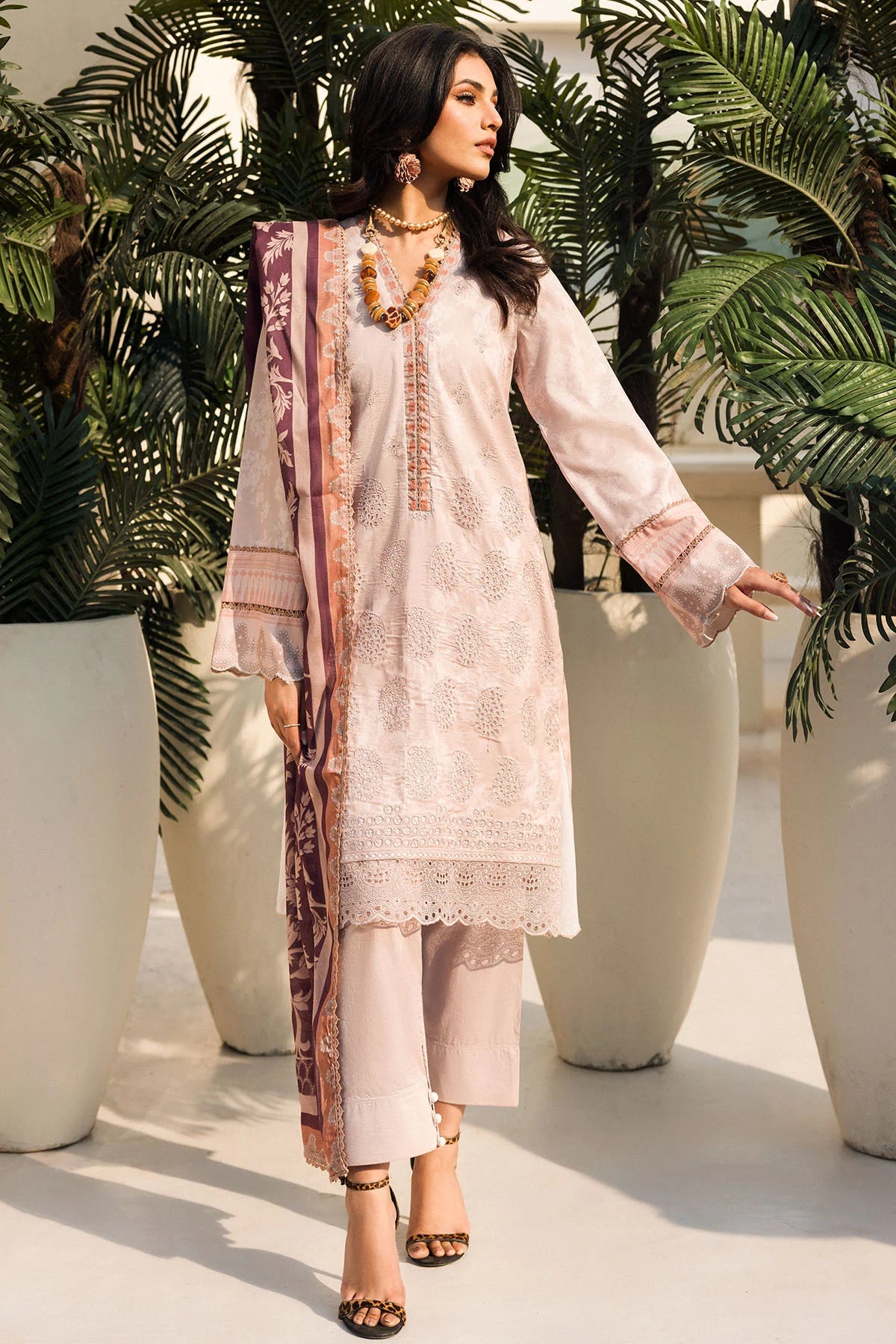 4637-DELUXE DIGITAL PRINTED LAWN UNSTITCHED
