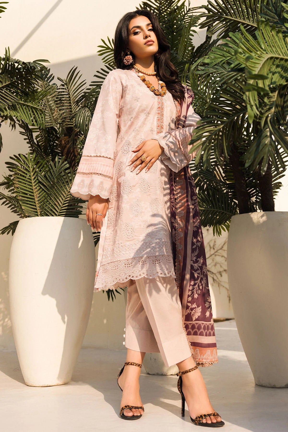 4637-DELUXE DIGITAL PRINTED LAWN UNSTITCHED