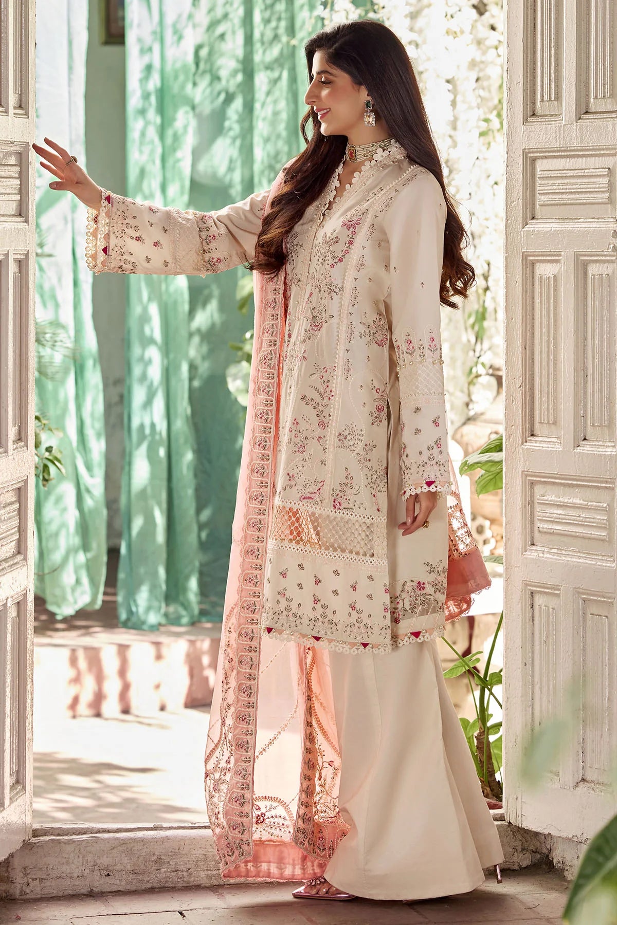 4043-JAHAN EMBROIDERED LAWN UNSTITCHED