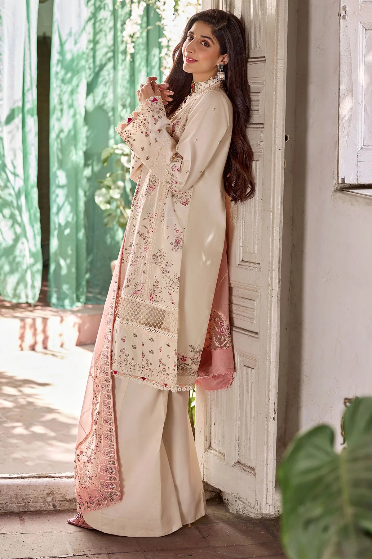 4043-JAHAN EMBROIDERED LAWN UNSTITCHED