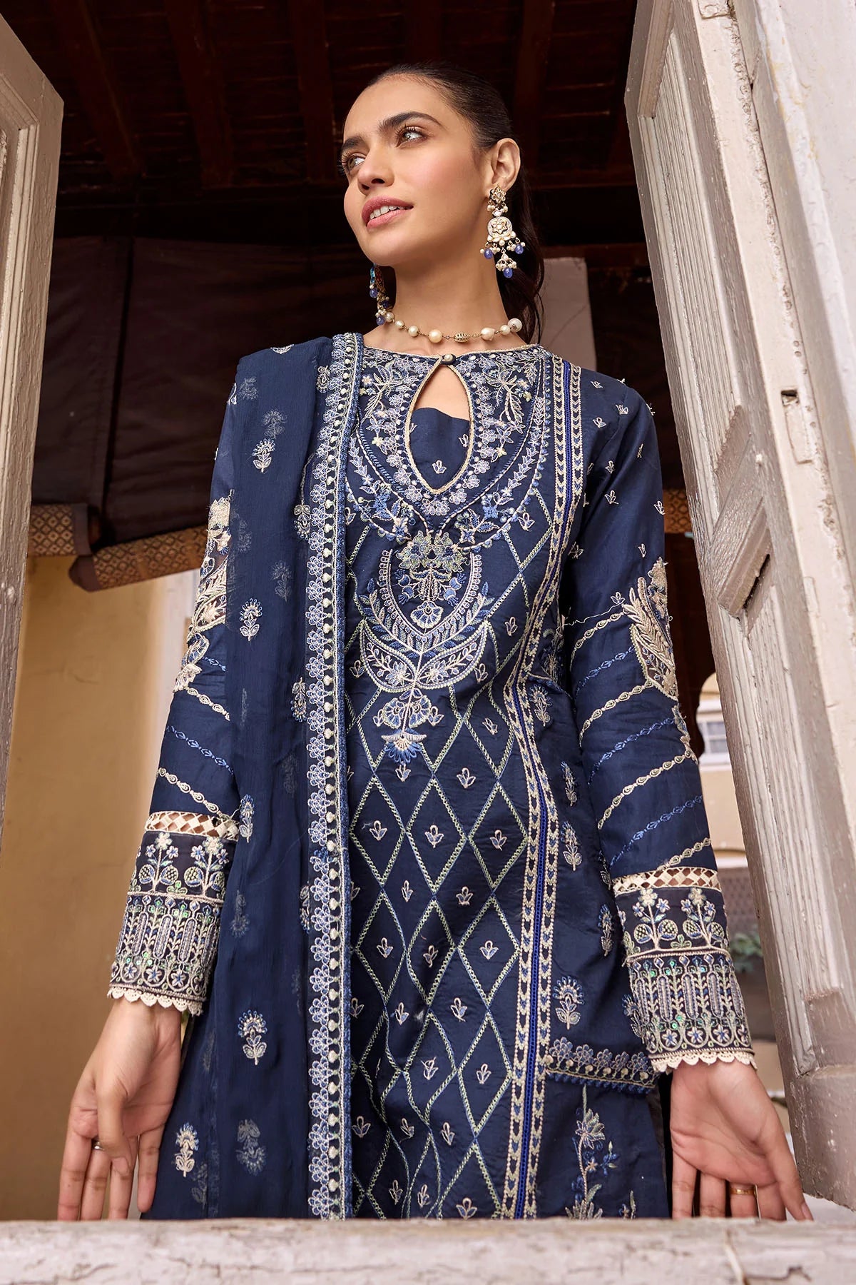 4054-LIVIA EMBROIDERED LAWN UNSTITCHED