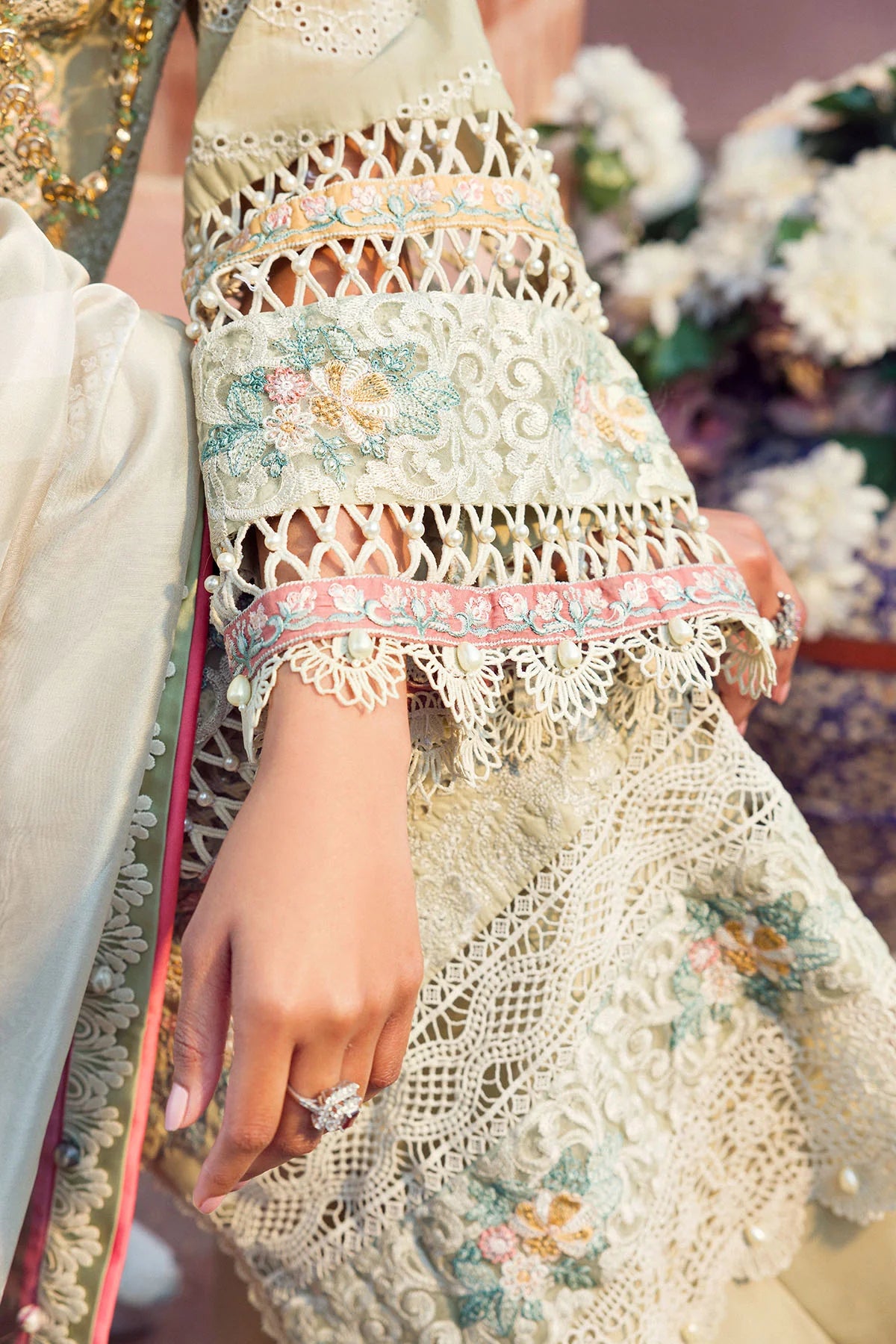 4427-ZAIB EMBROIDERED LAWN UNSTITCHED